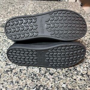 Koolaburra Women’s Short Boots Size 6